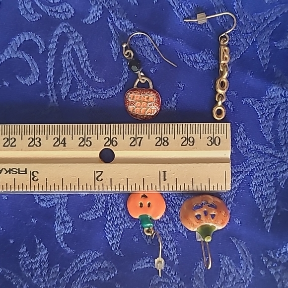 🍂🎃Set of Vintage Mismatched Halloween earrings- for Crafting, Costumes, Repair - Picture 11 of 13